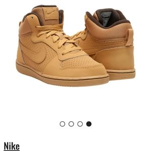 Nike Court Borough Mid